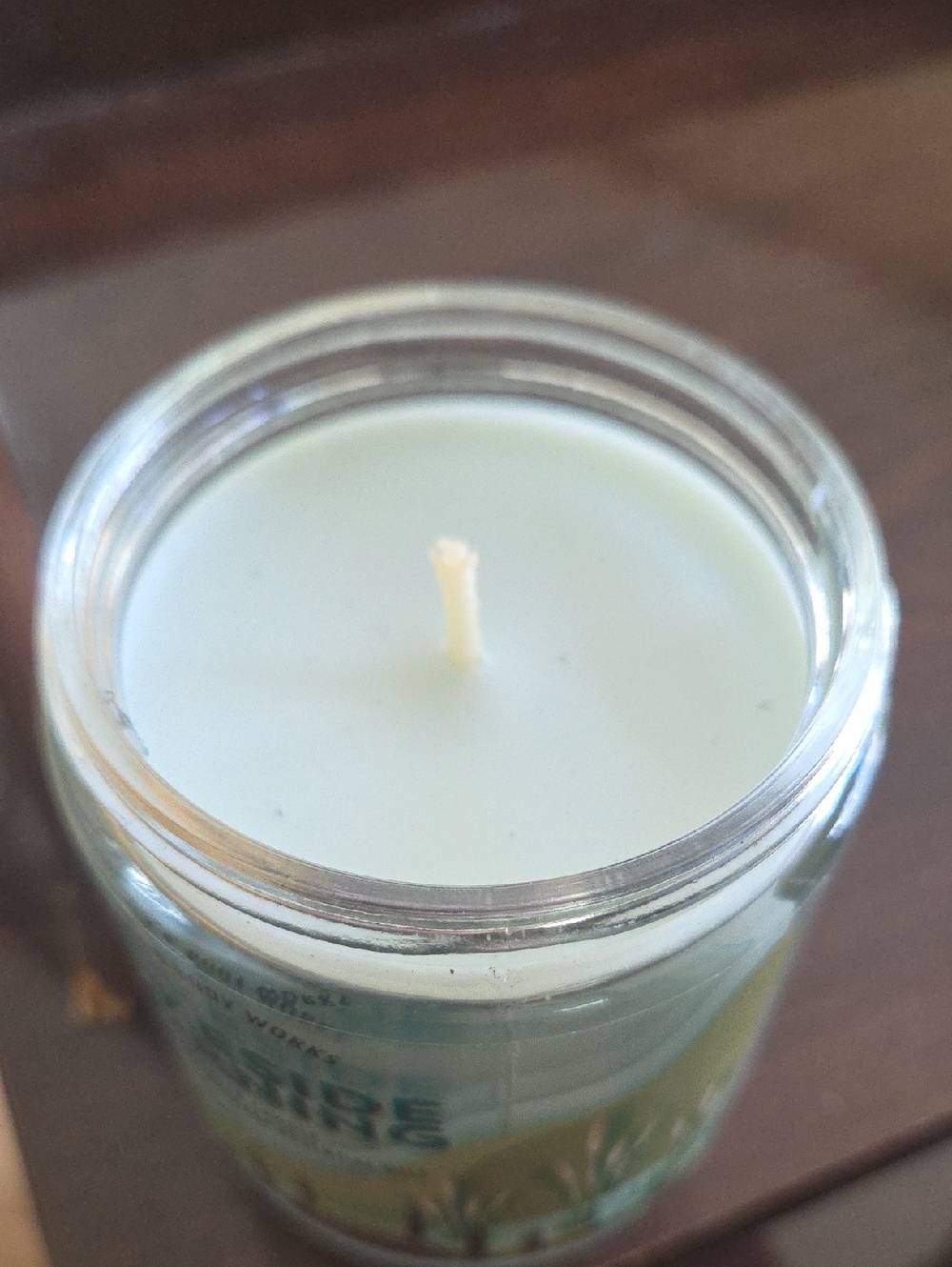 Bath & Body Works Lakeside Morning Candle - New 7 oz - Picture 2 of 2
